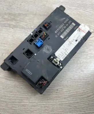 Mercedes-Benz E W211 Door control unit/module 2118200626 8016857 356804