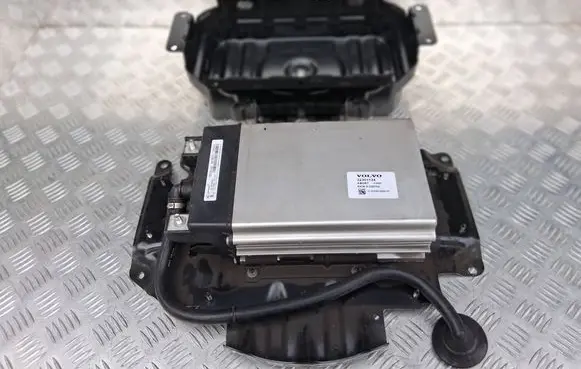 Volvo XC40 Hybrid / electric car battery 32301134 HA254 01221204