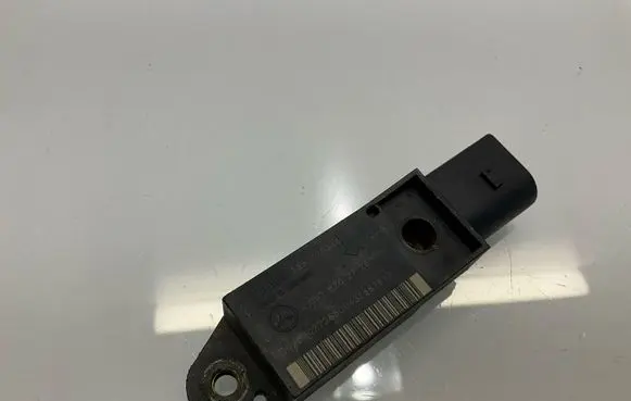Mercedes-Benz E W211 Airbag deployment crash/impact sensor A0028202726
