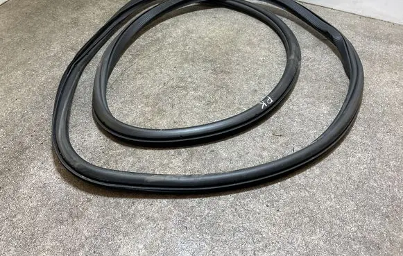 Volkswagen ID.3 Front door rubber seal 