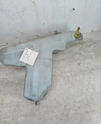 Windshield washer fluid reservoir/tank