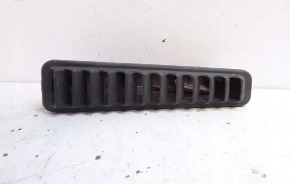 Peugeot Partner Quarter panel pressure vent 9621530480