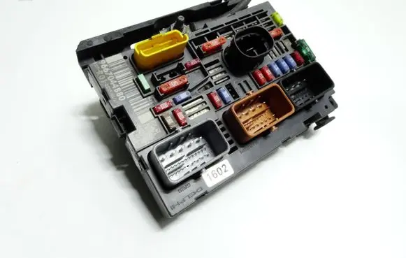 Citroen C4 I Picasso BSM Control unit 9667044880