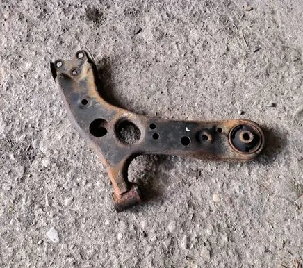 Lexus CT 200H Front lower control arm/wishbone