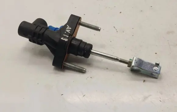 Clutch master cylinder
