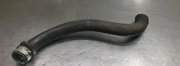 Mercedes-Benz C W204 Engine coolant pipe/hose A2045010582