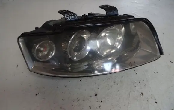 Audi A4 S4 B6 8E 8H Headlight/headlamp
