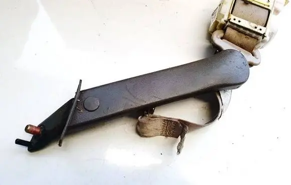 Rear seatbelt