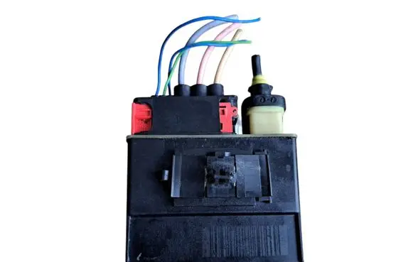 Peugeot 207 Glow plug pre-heat relay 9652021180