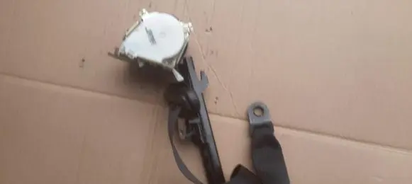 Ford Focus Front seatbelt