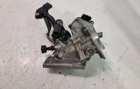 Audi Q3 8U Throttle valve 04L128063P 04L126637B