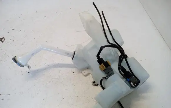 Nissan Qashqai Windshield washer fluid reservoir/tank 28910HV00B