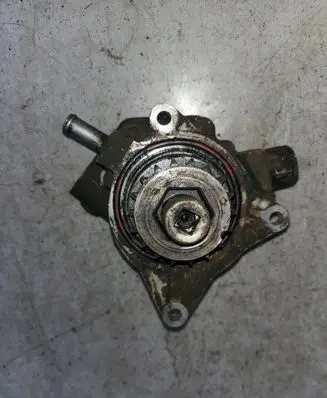 Nissan Navara D40 Vacuum pump 14650Eb70a