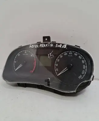 Skoda Praktik (5J8) Speedometer (instrument cluster) 5J0920800C V2823466 KZZZ0H4808642