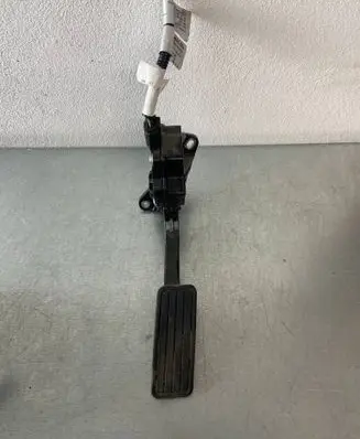 Subaru Outback (BS) Accelerator throttle pedal 36010AL090