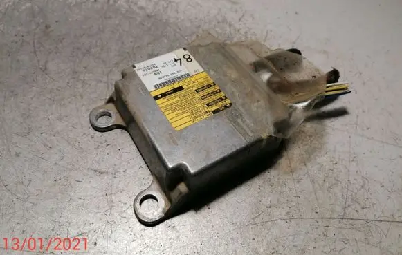 Toyota Avensis T250 Airbag control unit/module 8917005120
