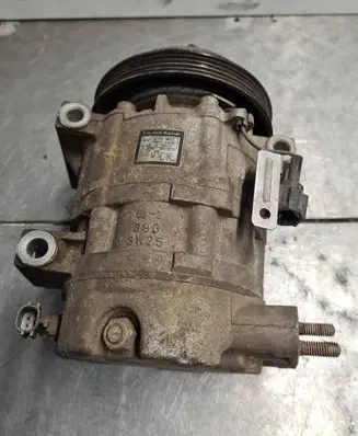 Infiniti I30 Air conditioning (A/C) compressor (pump) 92600AM800 03036177