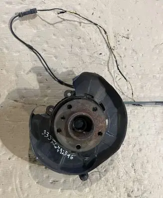 BMW 1 F20 F21 Rear wheel hub spindle/knuckle 33326792516