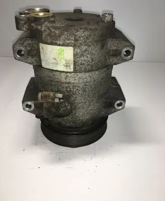 Volvo XC90 Air conditioning (A/C) compressor (pump) 8708581