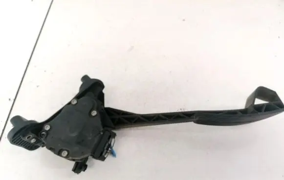 Volvo V70 Accelerator throttle pedal 9496822 00776922