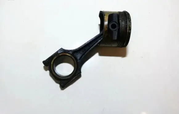 Opel Astra F Piston with connecting rod