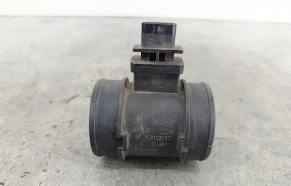 Opel Astra H Mass air flow meter 555613010281002832