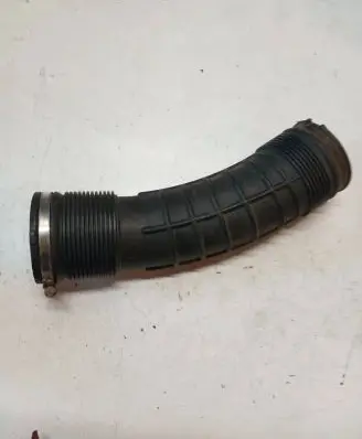 Volvo V70 Air intake hose/pipe 6898050