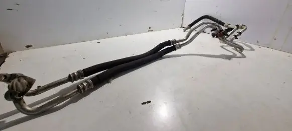 BMW 5 F10 F11 Oil cooling pipe 7589529 7589528