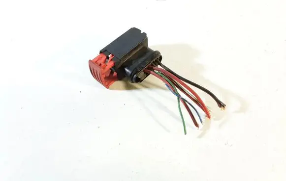 Toyota Corolla E120 E130 Headlight/headlamp wiring loom/harness 