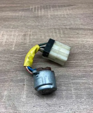 Suzuki Swift I Ignition lock 2624Starter