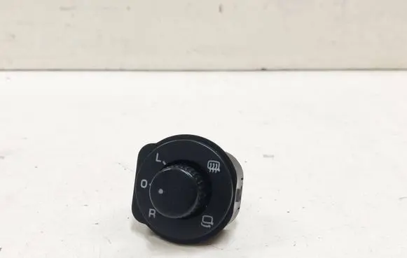 Skoda Octavia Mk2 (1Z) Wing mirror switch 1Z1959565F