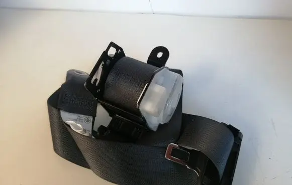 Lexus LS 460 - 600H Middle seatbelt (rear) C7069107