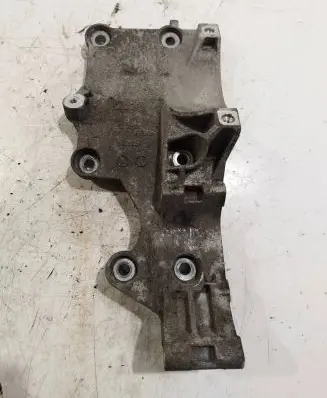 Volkswagen Touran I Engine mounting bracket 03G903143A