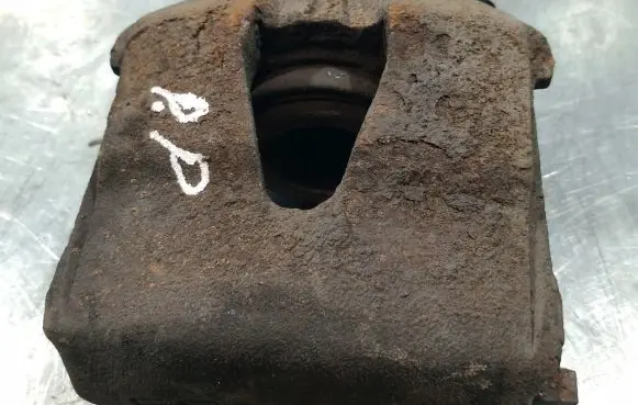 Volkswagen Golf V Front brake caliper
