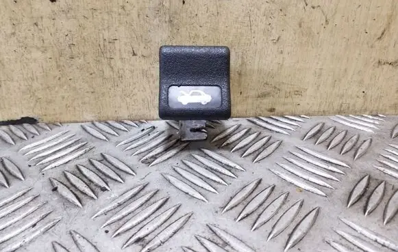 Subaru Legacy Engine bonnet (hood) release handle