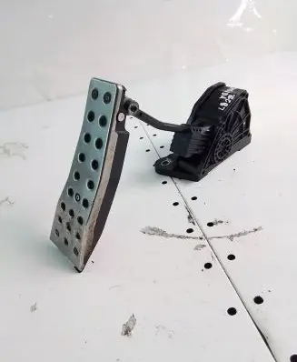 Honda Civic Accelerator throttle pedal JM08B