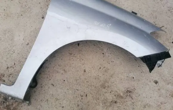 Honda FR-V Fender pilkas