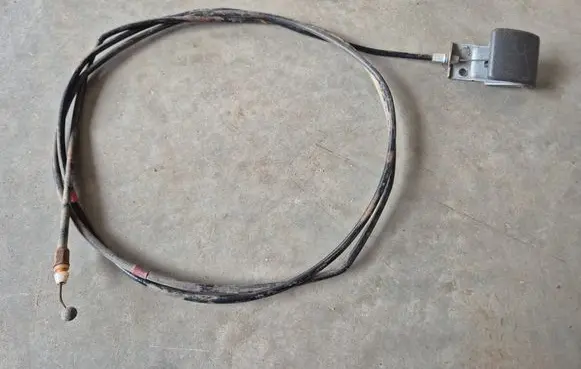 Mitsubishi L200 Engine bonnet/hood lock release cable 