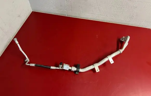 BMW X7 G07 Air conditioning (A/C) pipe/hose 6813586