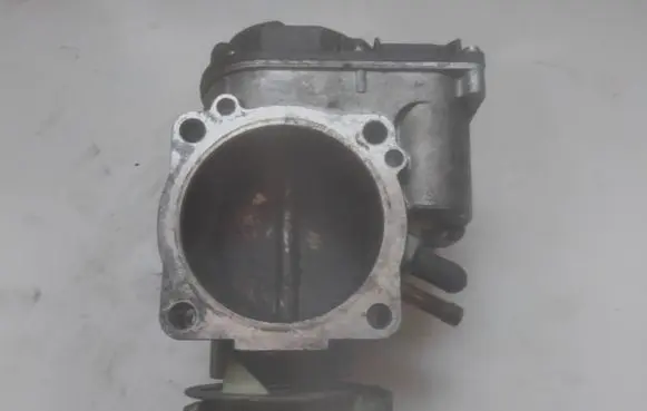 Audi A6 S6 C5 4B Throttle valve 078133063AG