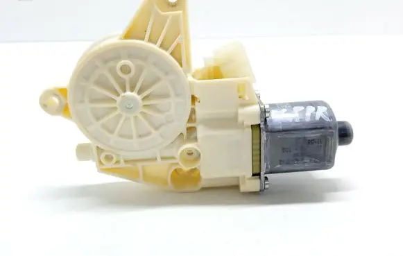 Mercedes-Benz C W204 Front door window regulator motor A2048200142 971219100