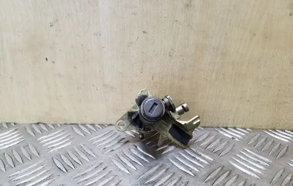 Audi A4 S4 B6 8E 8H Tailgate exterior lock 8E0827573