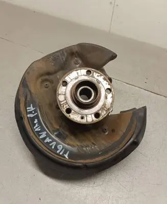 Front wheel hub