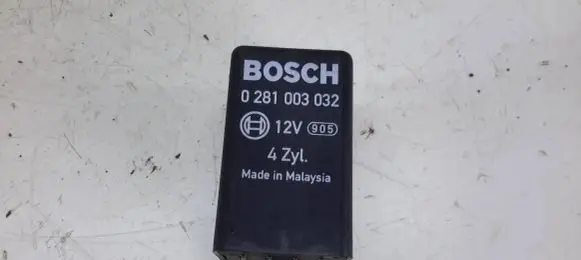 Audi A8 S8 D3 4E Glow plug pre-heat relay 0281003032