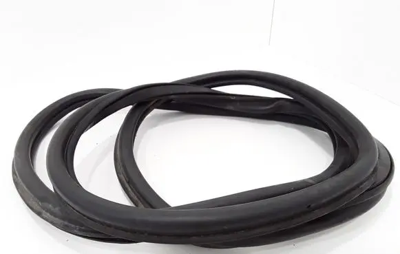 Audi A4 S4 B7 8E 8H Trunk rubber seal (body) 8E9827705