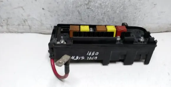 Opel Signum Fuse module 13170899 13170899CR 519066104