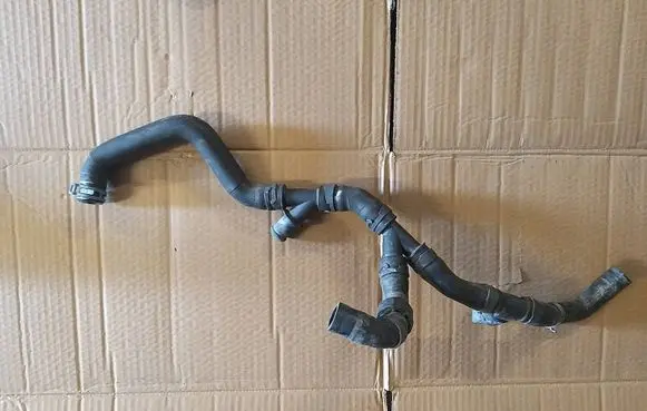 Skoda Octavia Mk4 Engine coolant pipe/hose 5Q0121087L
