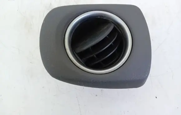 Toyota Yaris Dashboard side air vent grill/cover trim