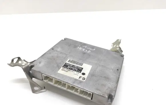 Toyota Corolla Verso AR10 Engine control unit/module 896610F090 MB1758007612