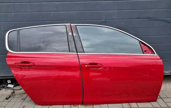 Peugeot 308 Front door